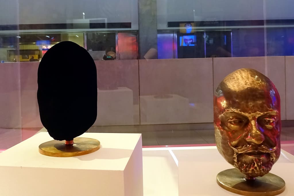 Vantablack is the Darkest Substance Ever Made – Sessions College